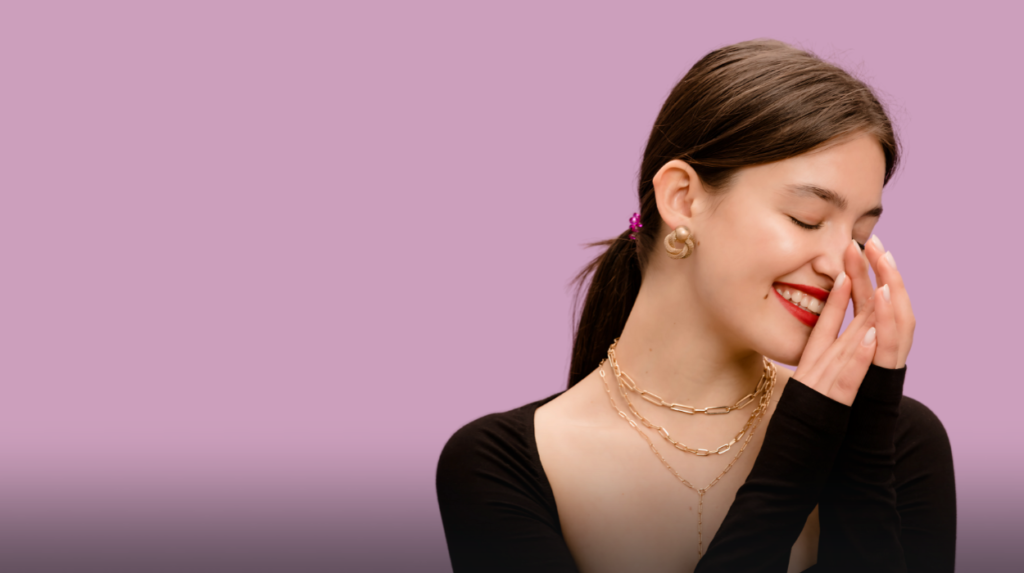How to Style Minimalist Necklaces for Everyday Looks